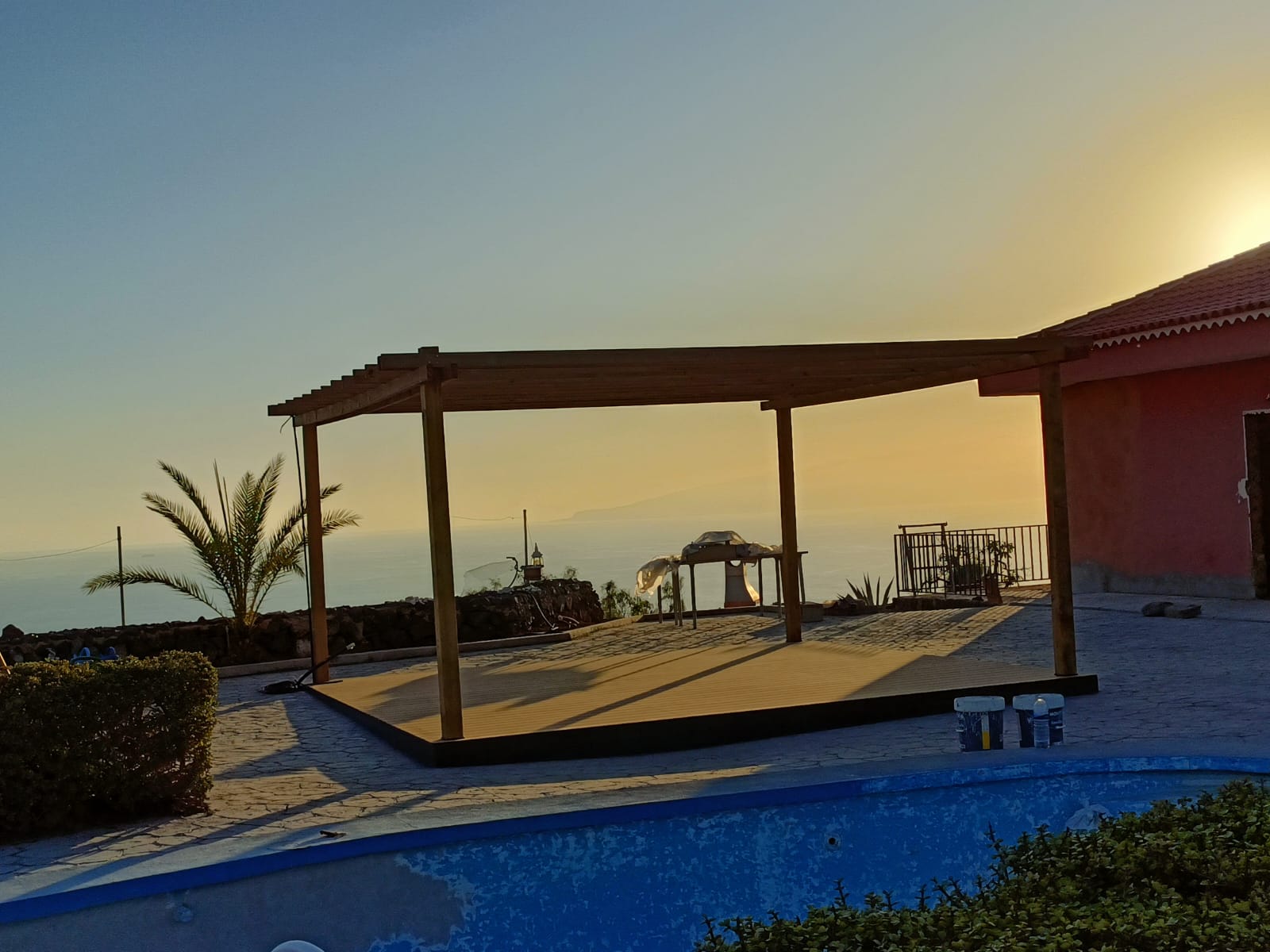 Pergola construit par reformas-trujillo.com