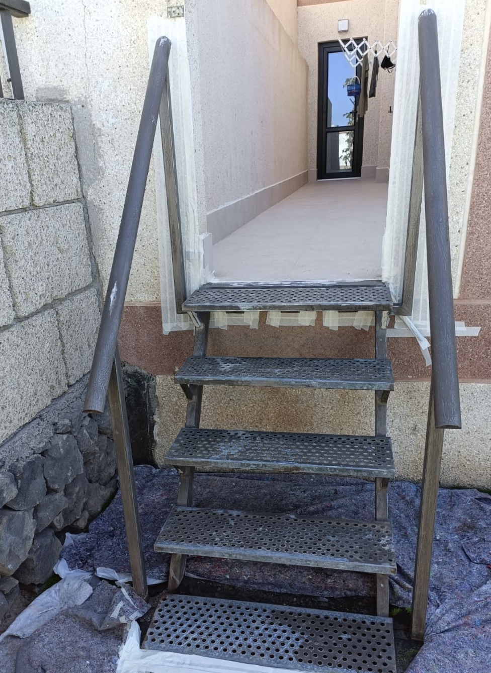 escalier avant peinture par reformas-trujillo